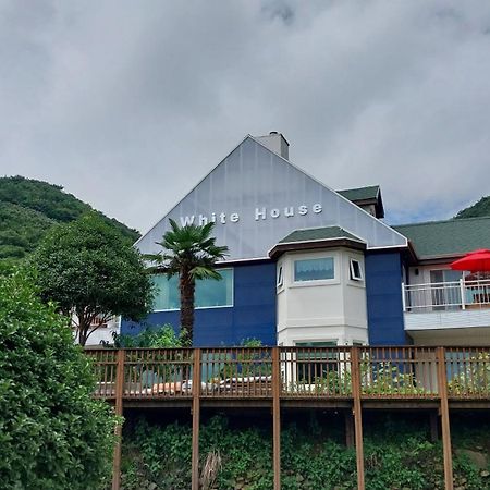 White House Hotel Namhae Exterior photo